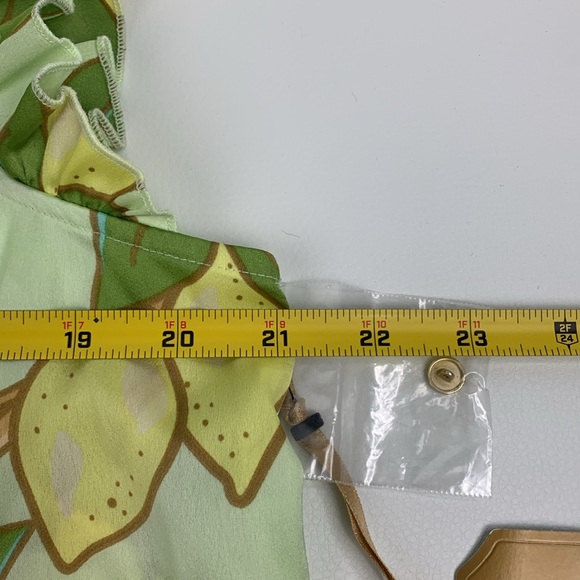 Ryegrass Lemon Print Ruffle Sleeve Top Size Large Green Yellow New NWT - Picture 8 of 11